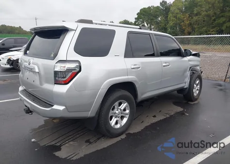 2021 Toyota 4Runner Sr5 z USA, uszkodzony, nr VIN JTEEU5JR6M5240081